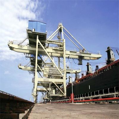 Sprzęt do rozładunku statków typu pasowego do ciągłego rozładunku materiałów sypkich