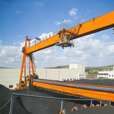 Regenerator z kombinowanym kołem czerpakowym typu Gantry do składowiska